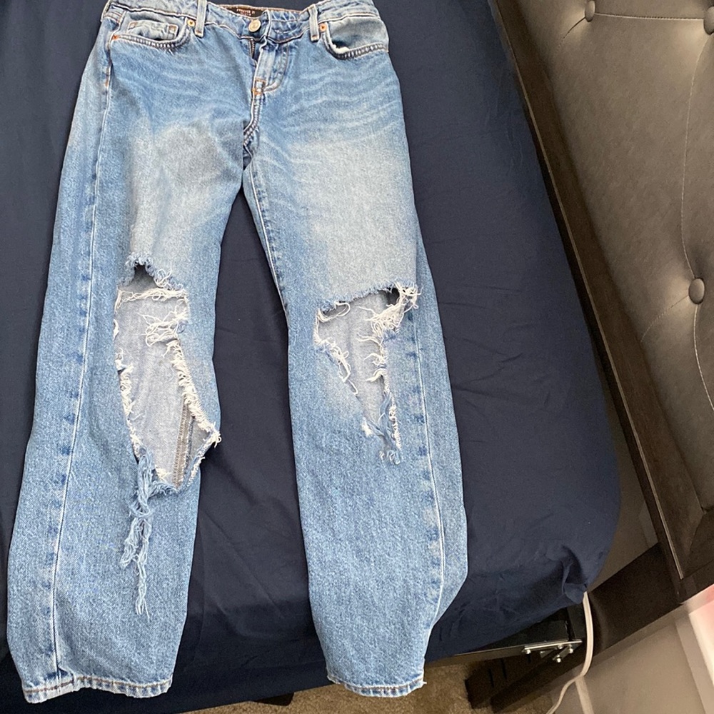 Distressed blue denim jeans, forever 21 girls